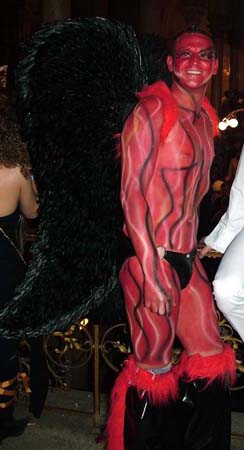 17 - DSCF3360 black and red angel - Lifeball 2005
